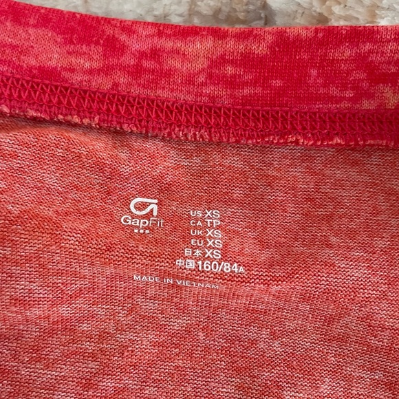 Women’s Gap Fit sports crop top xs - Picture 3 of 3